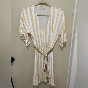 Short sleeve high-low dress